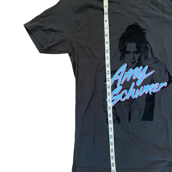 Amy Schumer T-shirt, graphic tee, gray shirt, size small - Picture 3 of 3